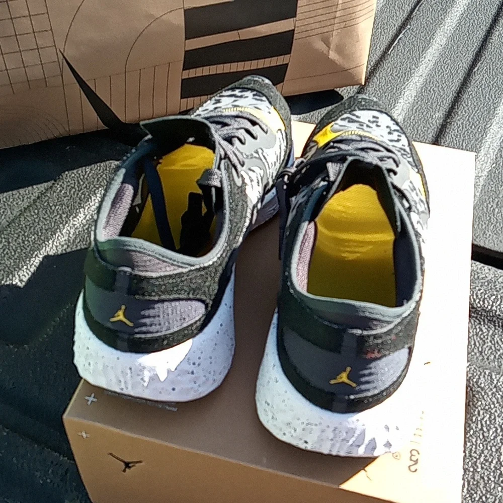 New Jordan Delta 3 Low Anthracite/ White-Tour Yellow Size 8